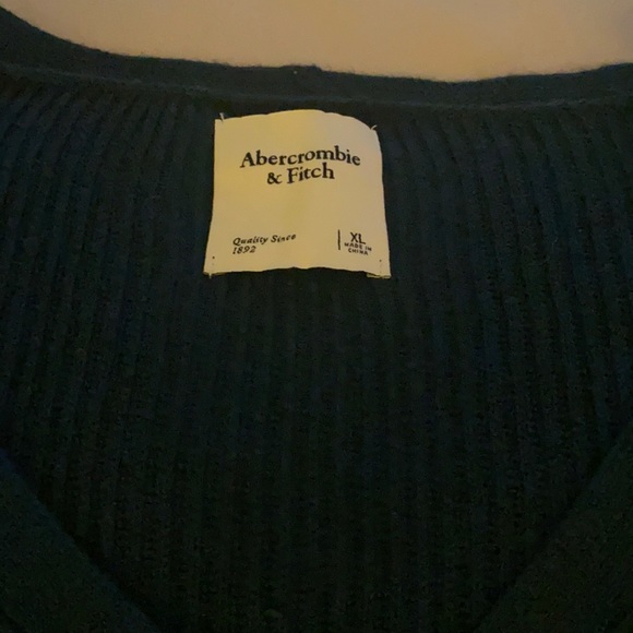 Sweater - Picture 2 of 4